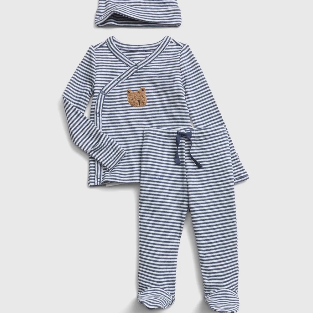 Baby Gap kimono newborn set 0-3 months